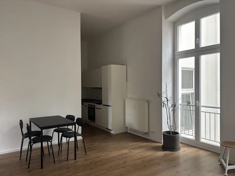 Altbau 3 Zimmer Wohnung, befristet, Bergmannkiez — photo 1
